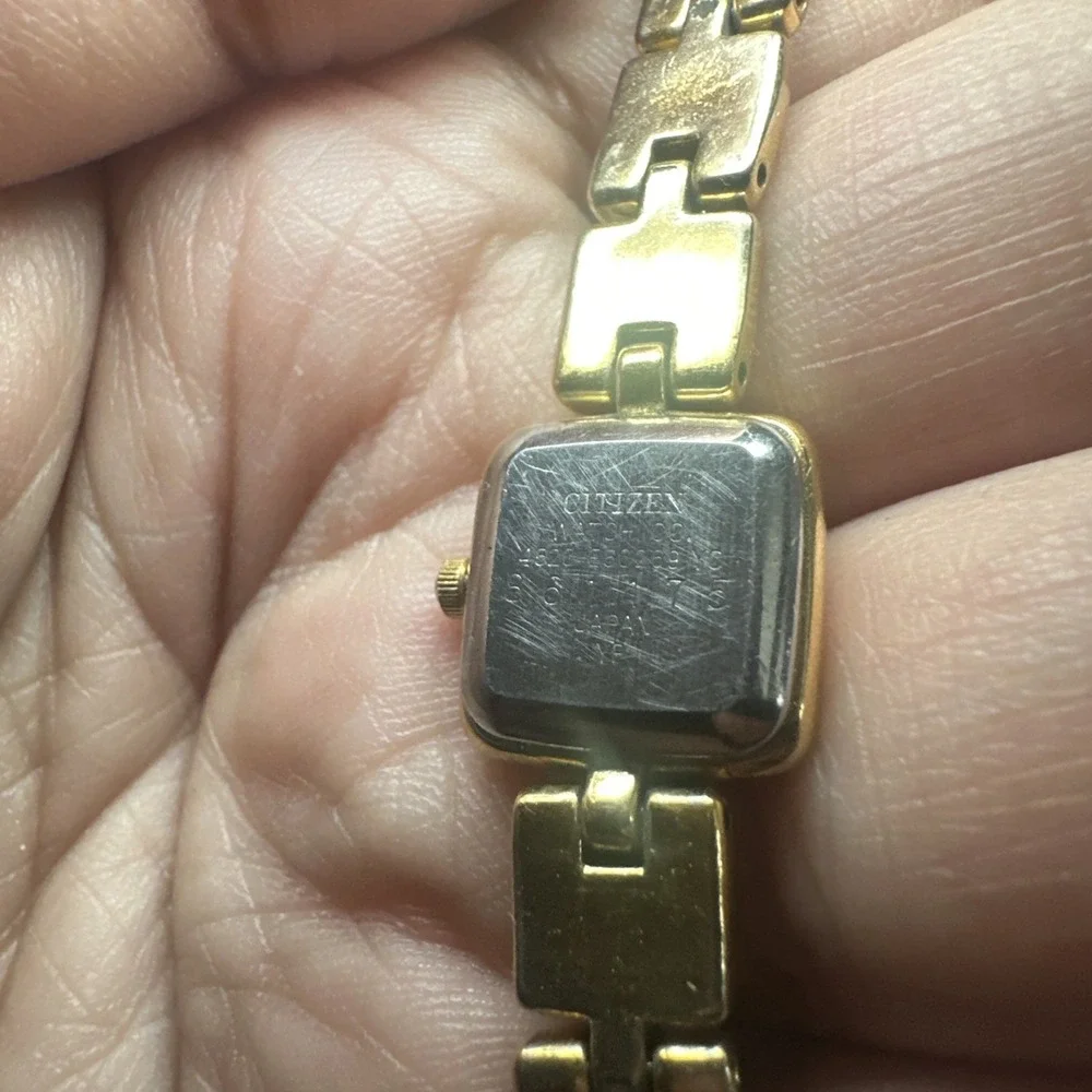 Working Vtg Chere Citizen Gold Tone Square 14mm Women's‎ Watch Quartz Fit 6.25